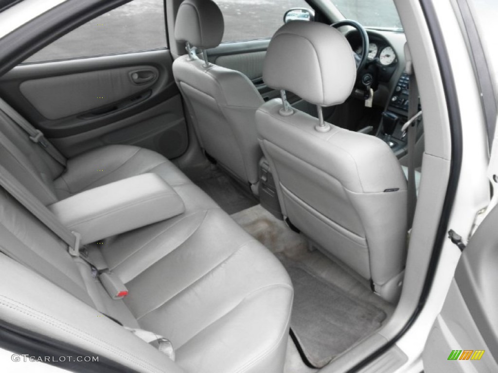 2000 Maxima SE - Icelandic Pearl / Frost photo #26