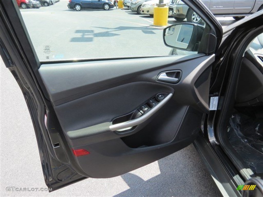 2012 Focus SEL 5-Door - Tuxedo Black Metallic / Charcoal Black Leather photo #10