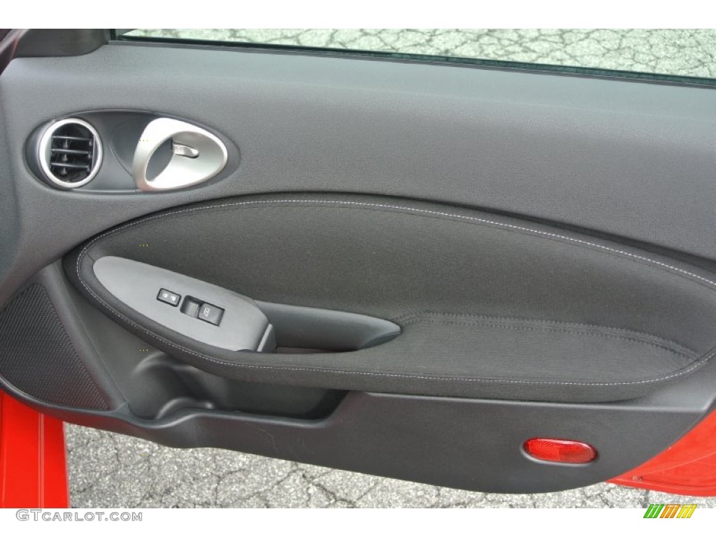 2011 Nissan 370Z Coupe Door Panel Photos