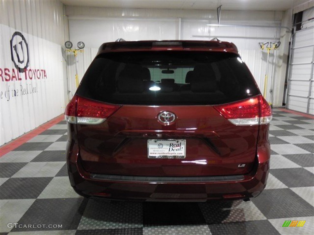2012 Sienna LE - Salsa Red Pearl / Light Gray photo #6