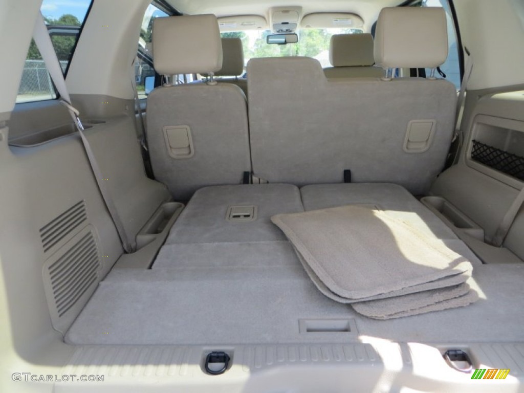 2008 Mountaineer  - White Suede / Camel photo #24