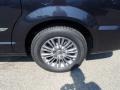 2014 Chrysler Town & Country Touring-L Wheel and Tire Photo
