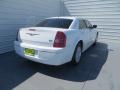 Bright White - 300 Touring Photo No. 4