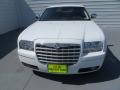 Bright White - 300 Touring Photo No. 8