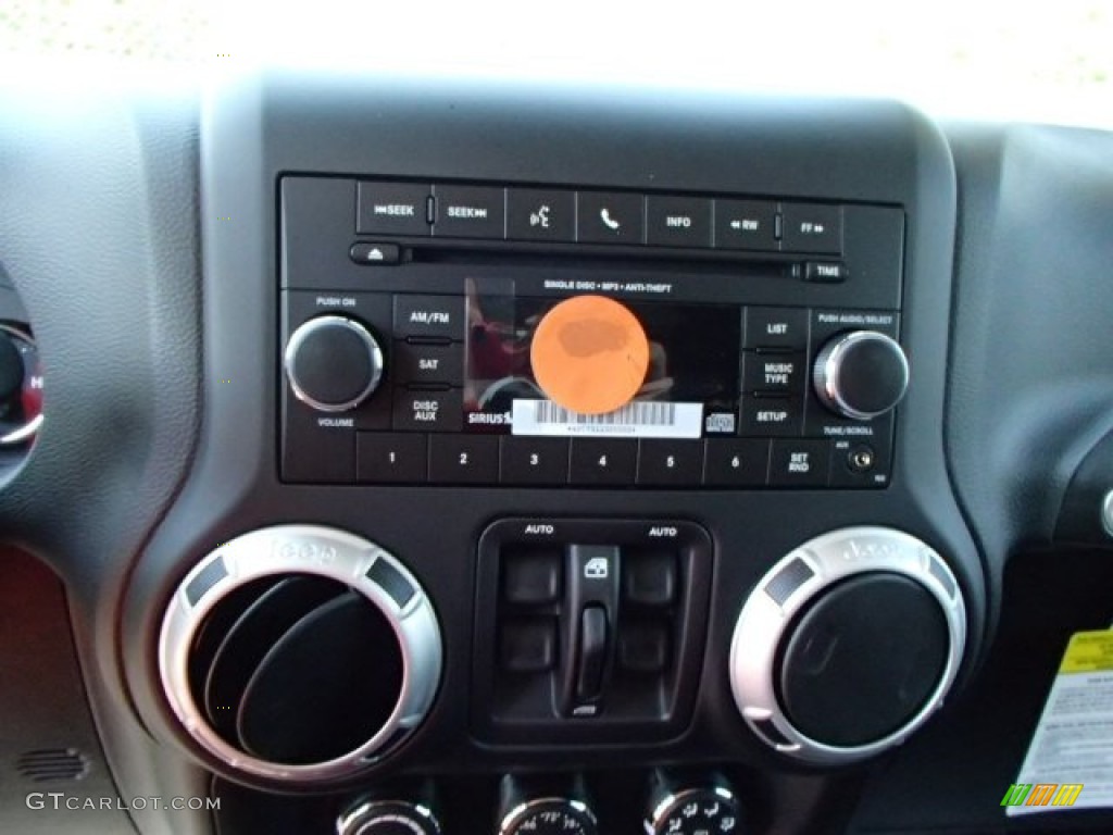 2014 Jeep Wrangler Unlimited Sahara 4x4 Audio System Photo #84835815