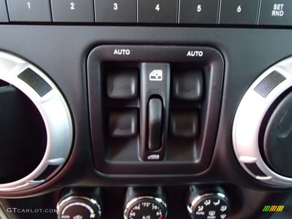 2014 Jeep Wrangler Unlimited Sahara 4x4 Controls Photo #84835842