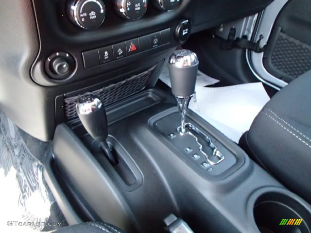2014 Jeep Wrangler Unlimited Sahara 4x4 5 Speed Automatic Transmission Photo #84835884