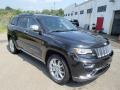 Front 3/4 View of 2014 Grand Cherokee Summit 4x4