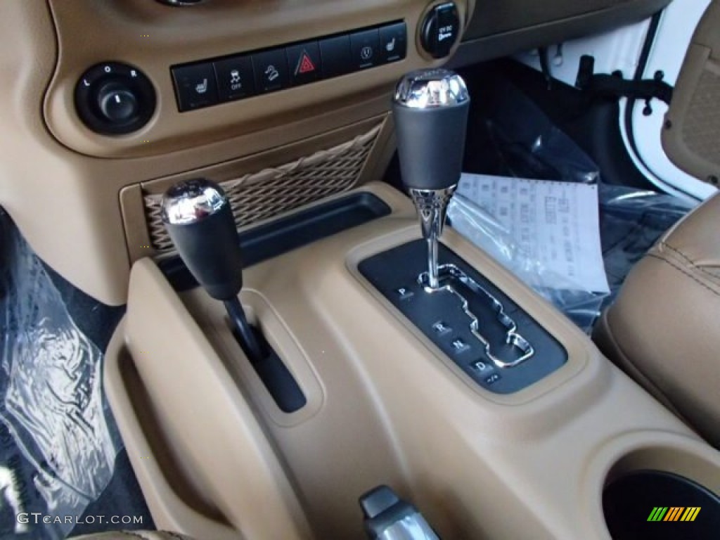 2014 Jeep Wrangler Unlimited Sahara 4x4 5 Speed Automatic Transmission Photo #84837244
