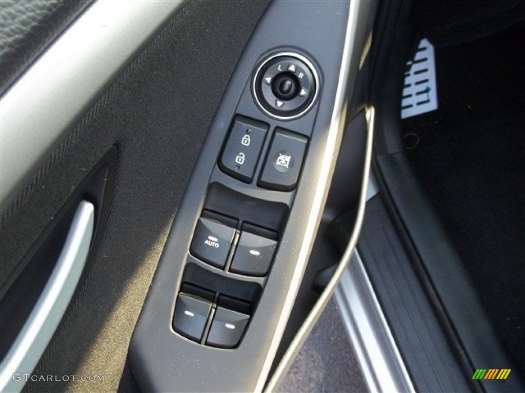 2013 Elantra GT - Silver / Black photo #13