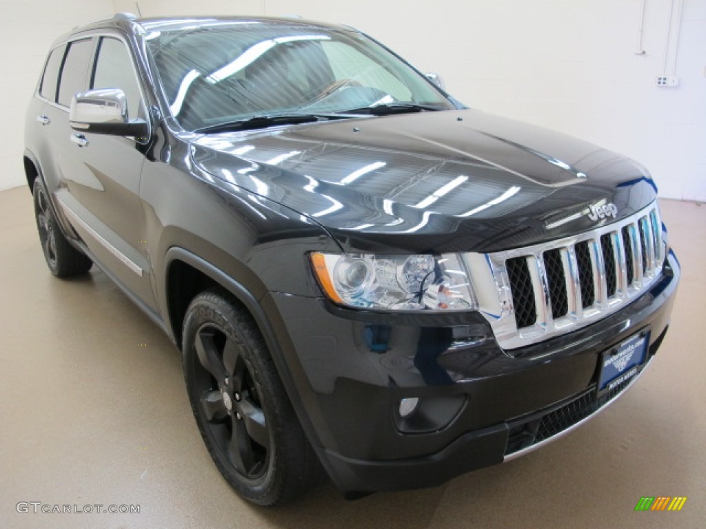 2011 Grand Cherokee Overland 4x4 - Brilliant Black Crystal Pearl / New Saddle/Black photo #1