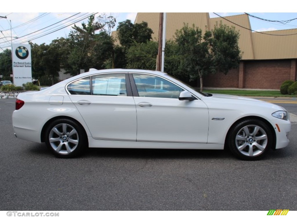 Alpine White 2013 BMW 5 Series 550i xDrive Sedan Exterior Photo #84850122