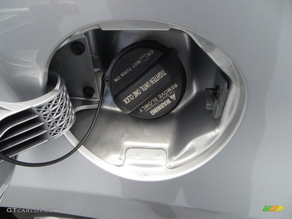 2013 Elantra Limited - Silver / Gray photo #13