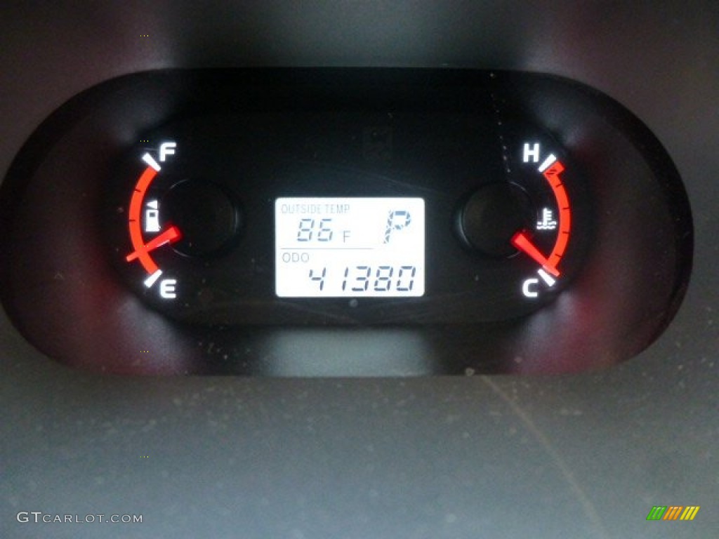 2009 Matrix S AWD - Radiant Red / Ash Gray photo #15