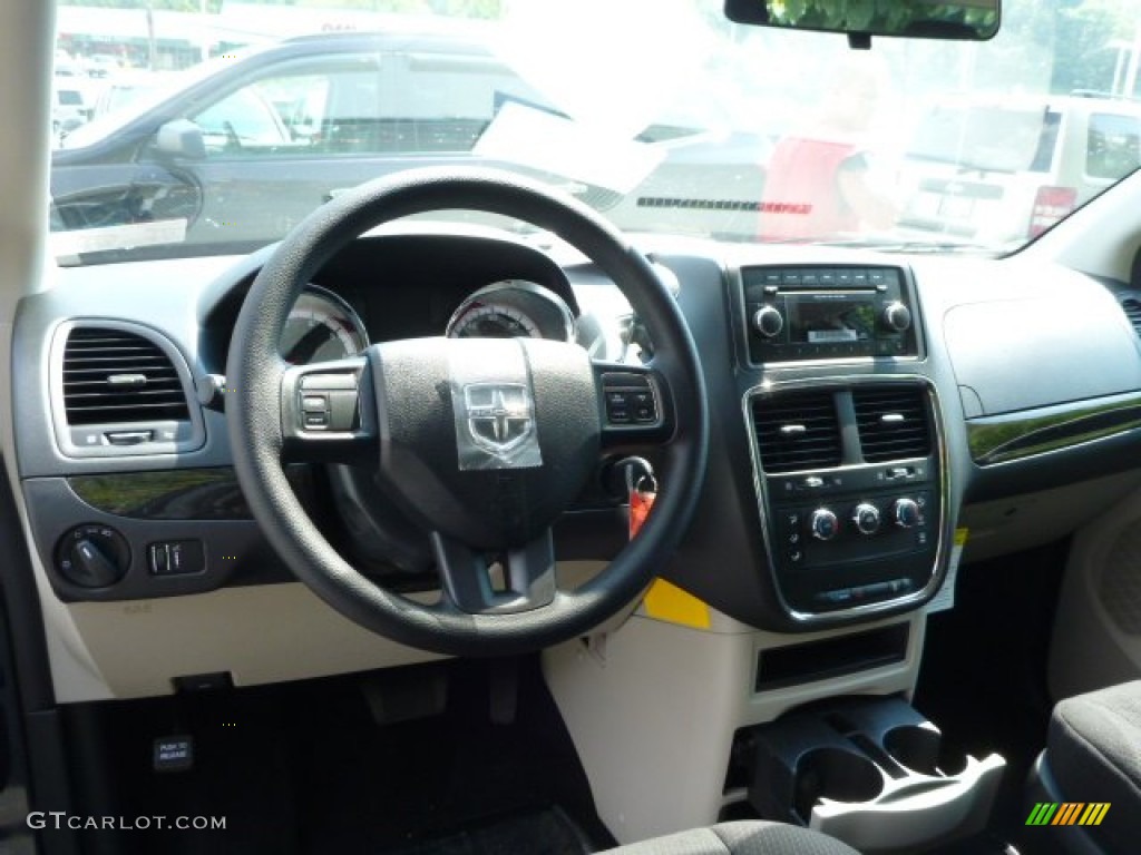 2014 Dodge Grand Caravan American Value Package Dashboard Photos