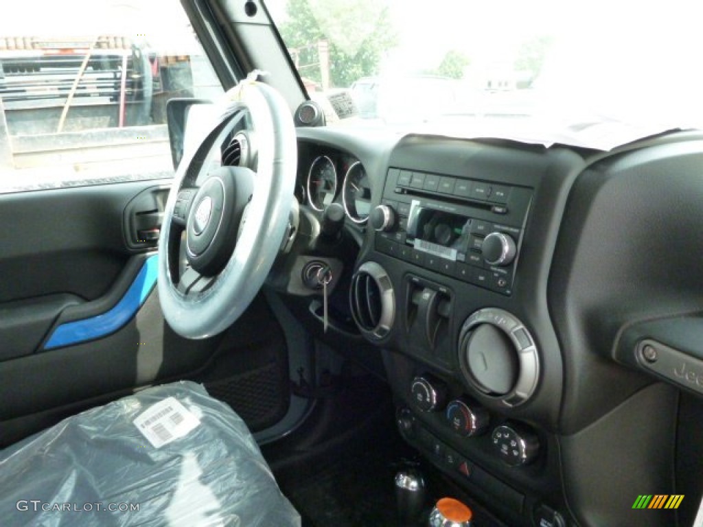 2014 Jeep Wrangler Sport S 4x4 Black Dashboard Photo #84860805