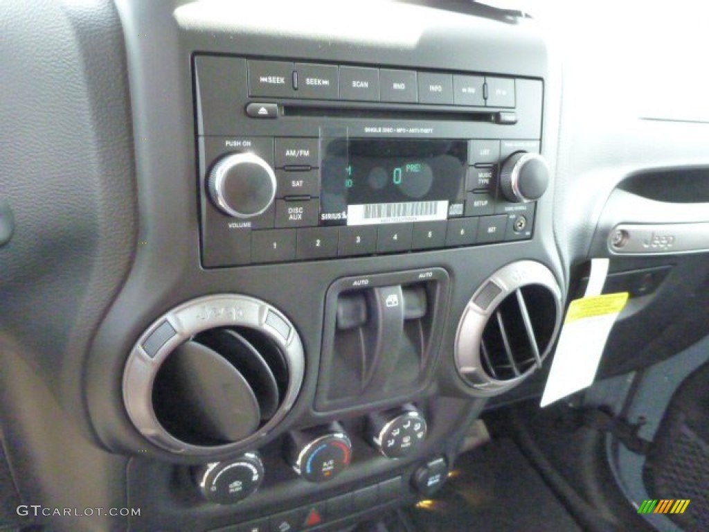 2014 Jeep Wrangler Sport S 4x4 Controls Photo #84861077