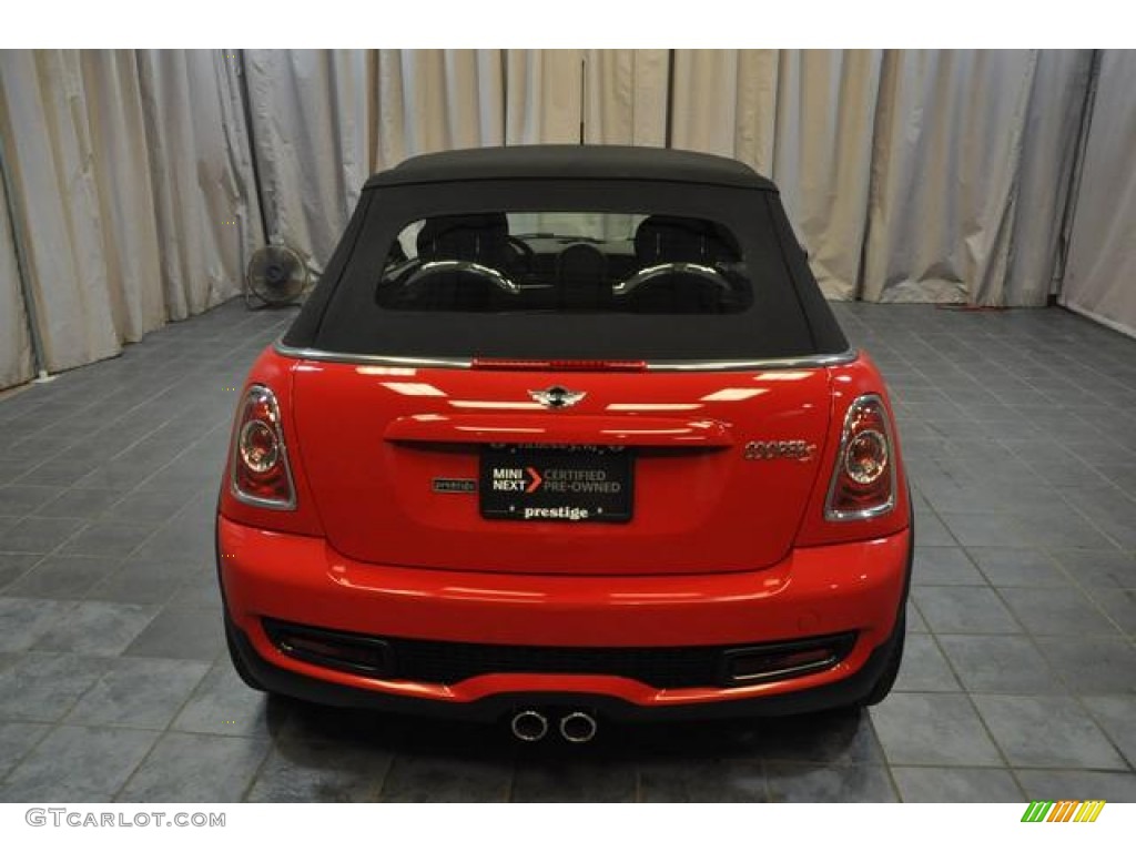 2013 Cooper S Convertible - Chili Red / Carbon Black photo #17