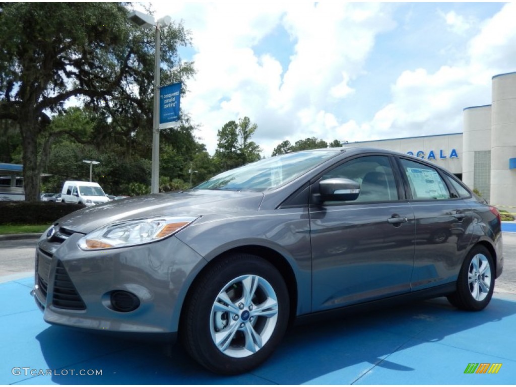 2014 Focus SE Sedan - Sterling Gray / Medium Light Stone photo #1