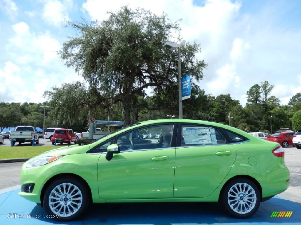 2014 Fiesta Titanium Sedan - Green Envy / Medium Light Stone photo #2