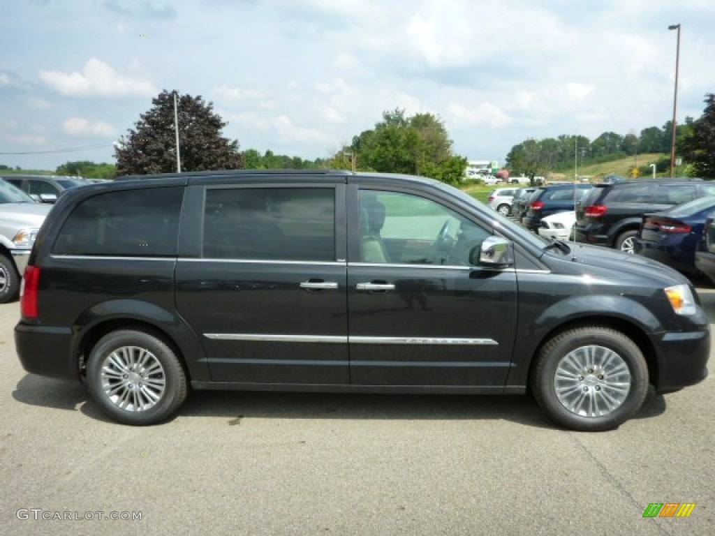 Bright White 2014 Chrysler Town & Country Touring-L Exterior Photo #84865748