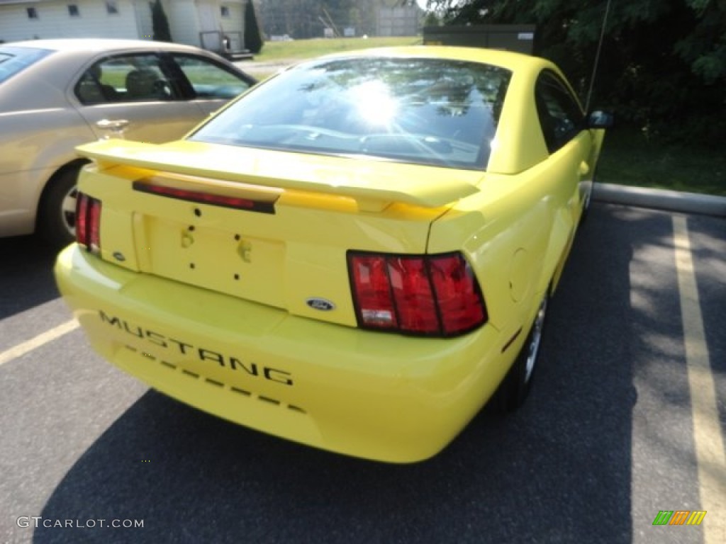 2003 Mustang V6 Coupe - Zinc Yellow / Dark Charcoal photo #2