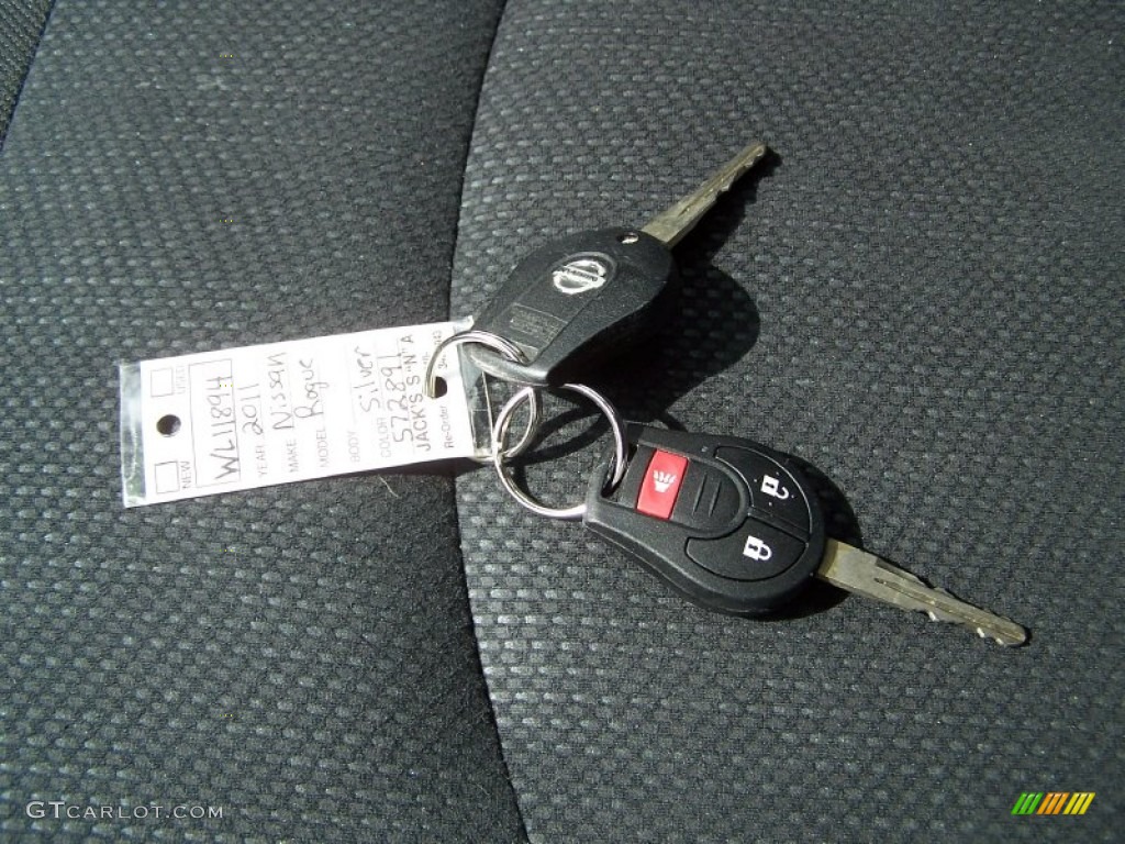 2011 Rogue S - Silver Ice Metallic / Gray photo #20
