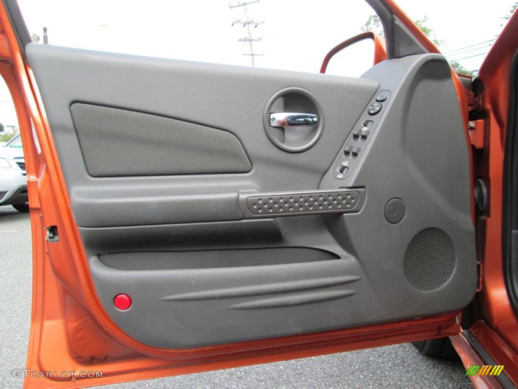 2004 Pontiac Grand Prix GT Sedan Door Panel Photos
