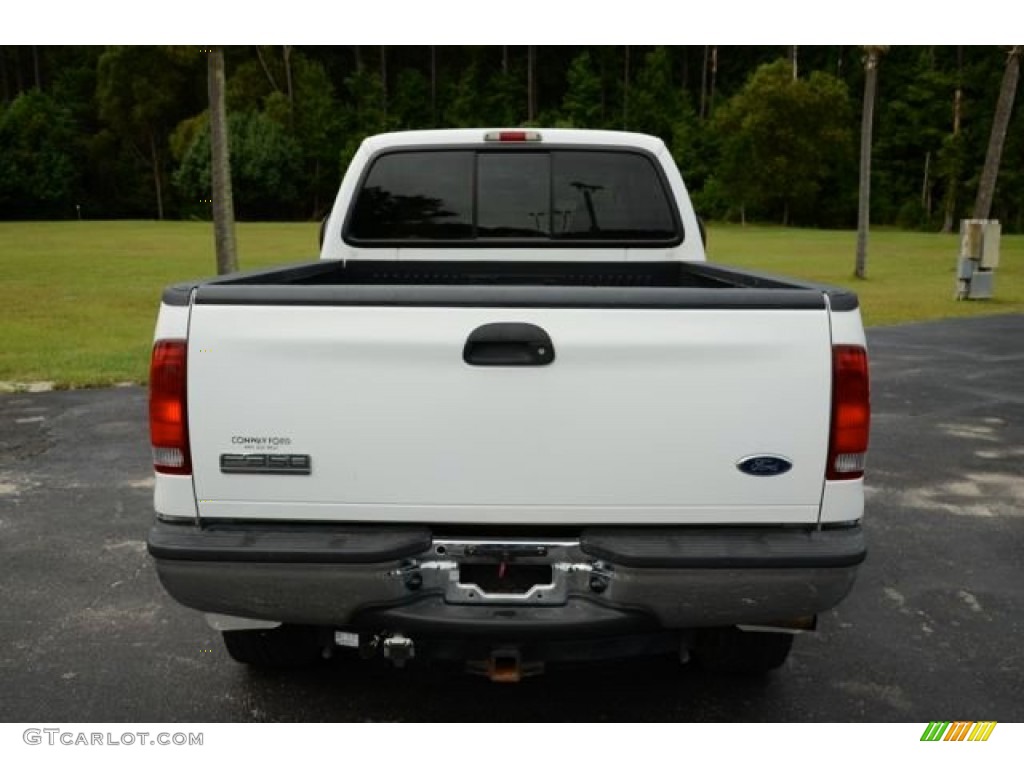 2005 F350 Super Duty Lariat Crew Cab 4x4 - Oxford White / Tan photo #7