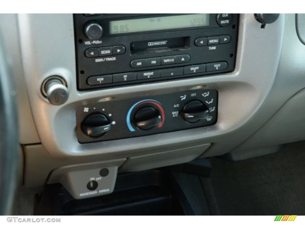 2004 Ford Ranger XLT SuperCab Controls Photo #84876125