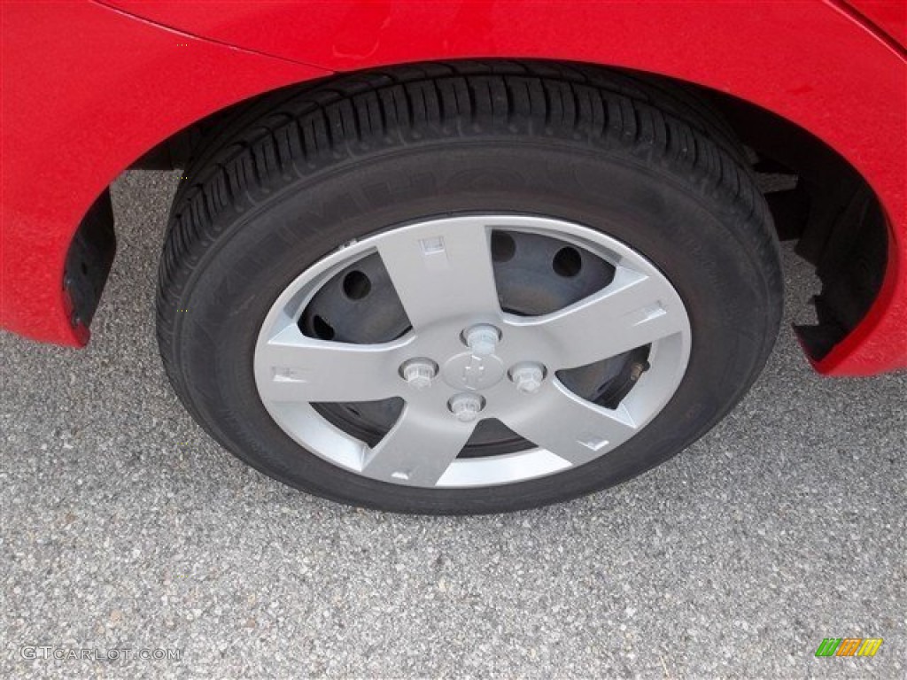 2010 Aveo LT Sedan - Victory Red / Charcoal photo #3