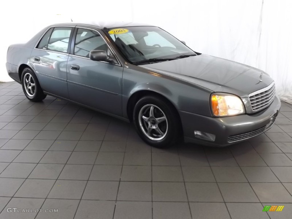 2005 DeVille Sedan - Thunder Gray / Dark Gray photo #1