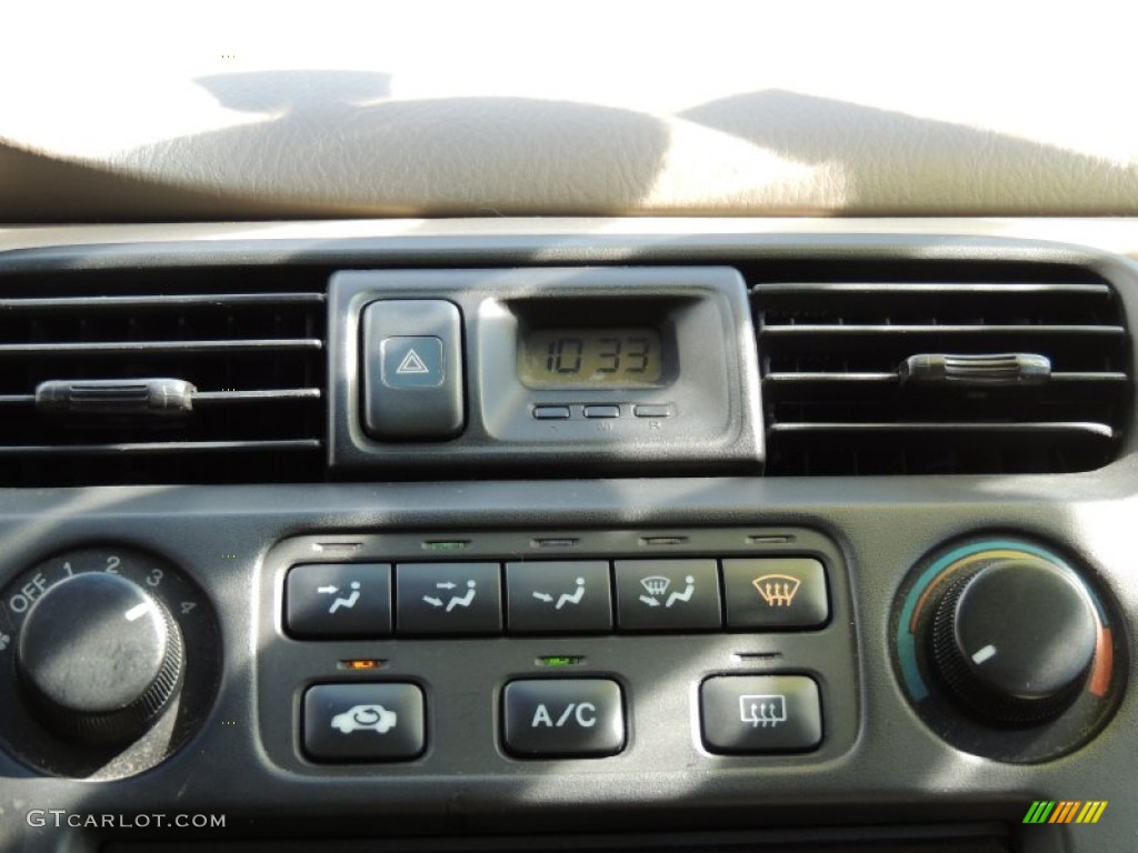 2000 Honda Accord EX Coupe Controls Photo #84880670