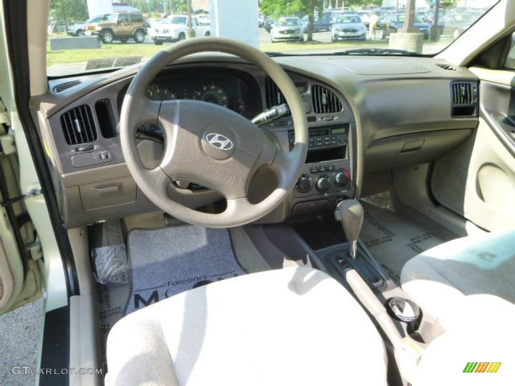 2004 Elantra GLS Sedan - Sea Shell Green / Beige photo #15