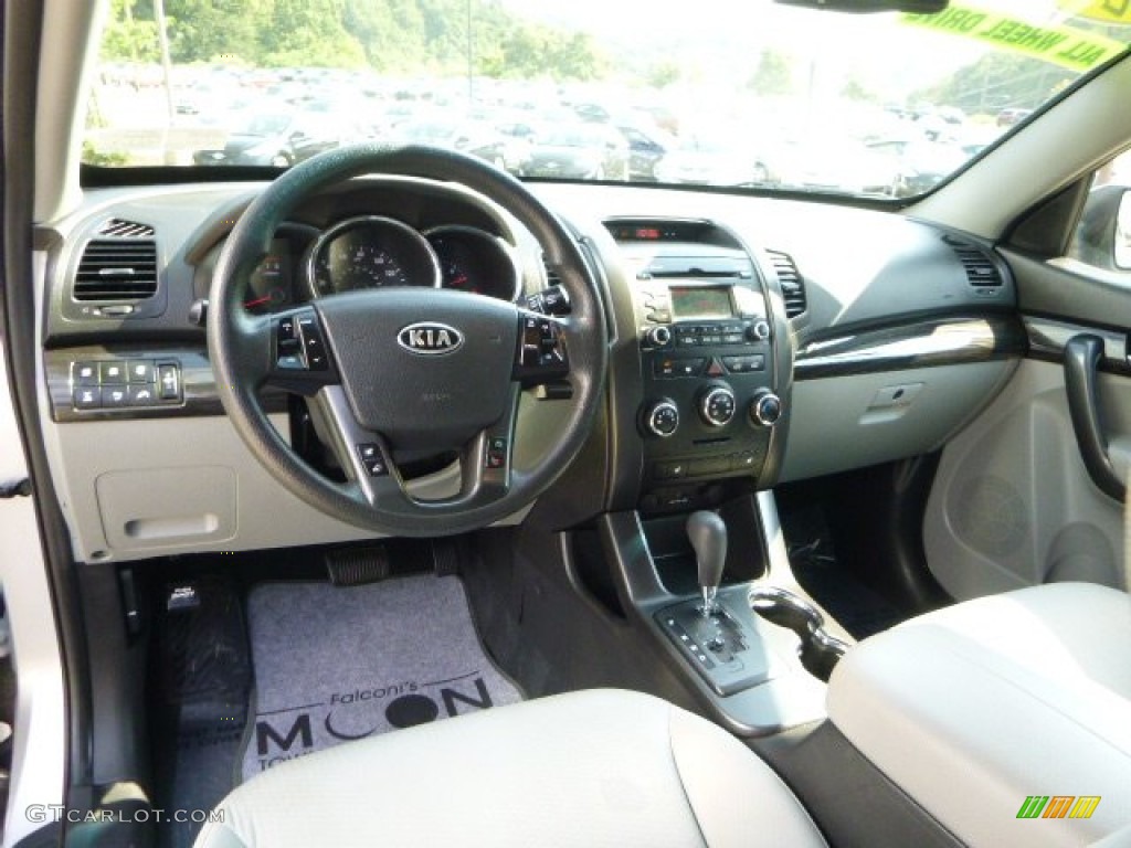 2012 Sorento LX AWD - Titanium Silver / Gray photo #17