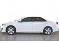 Super White - Camry SE Photo No. 2