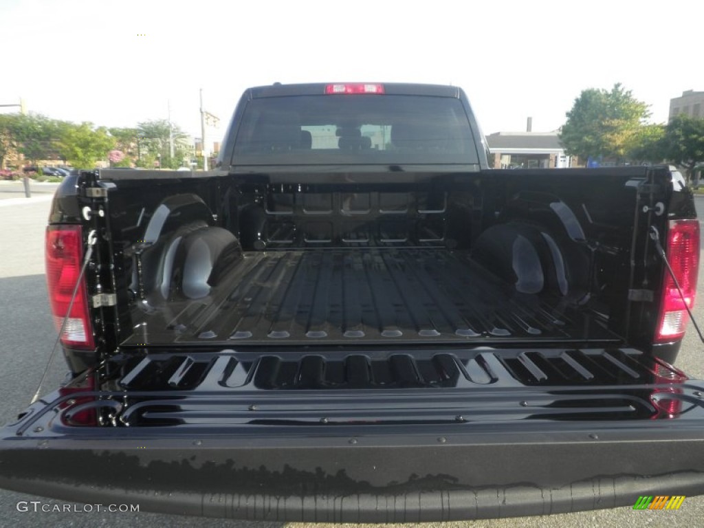 2014 Ram 1500 Express Crew Cab 4x4 Trunk Photo #84889361