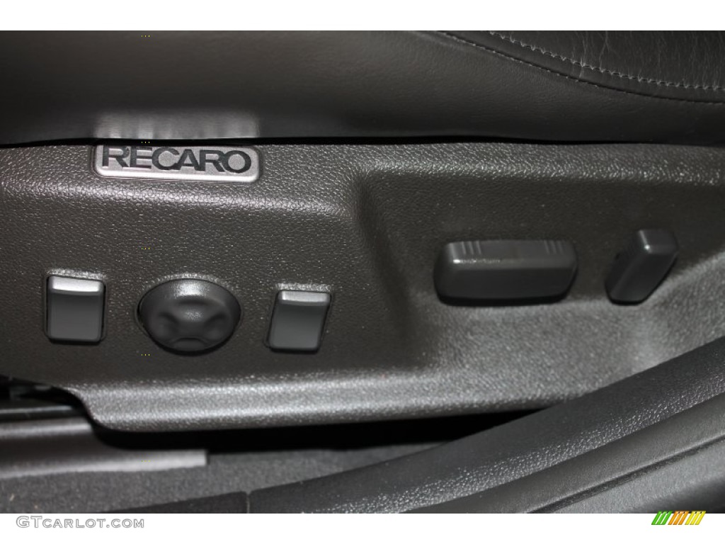 2010 Cadillac CTS -V Sedan Controls Photo #84889436