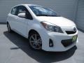 Super White - Yaris SE 5 Door Photo No. 2