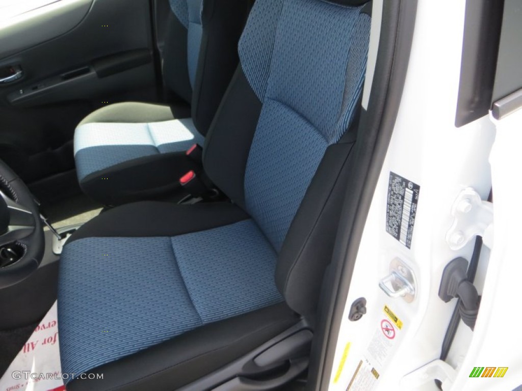 2014 Toyota Yaris SE 5 Door Front Seat Photo #84890636