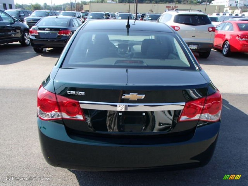 2014 Cruze LS - Rainforest Green Metallic / Jet Black/Medium Titanium photo #7