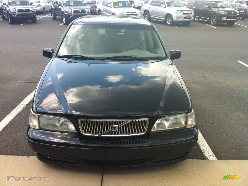 1999 V70 Wagon - Black / Light Taupe photo #2