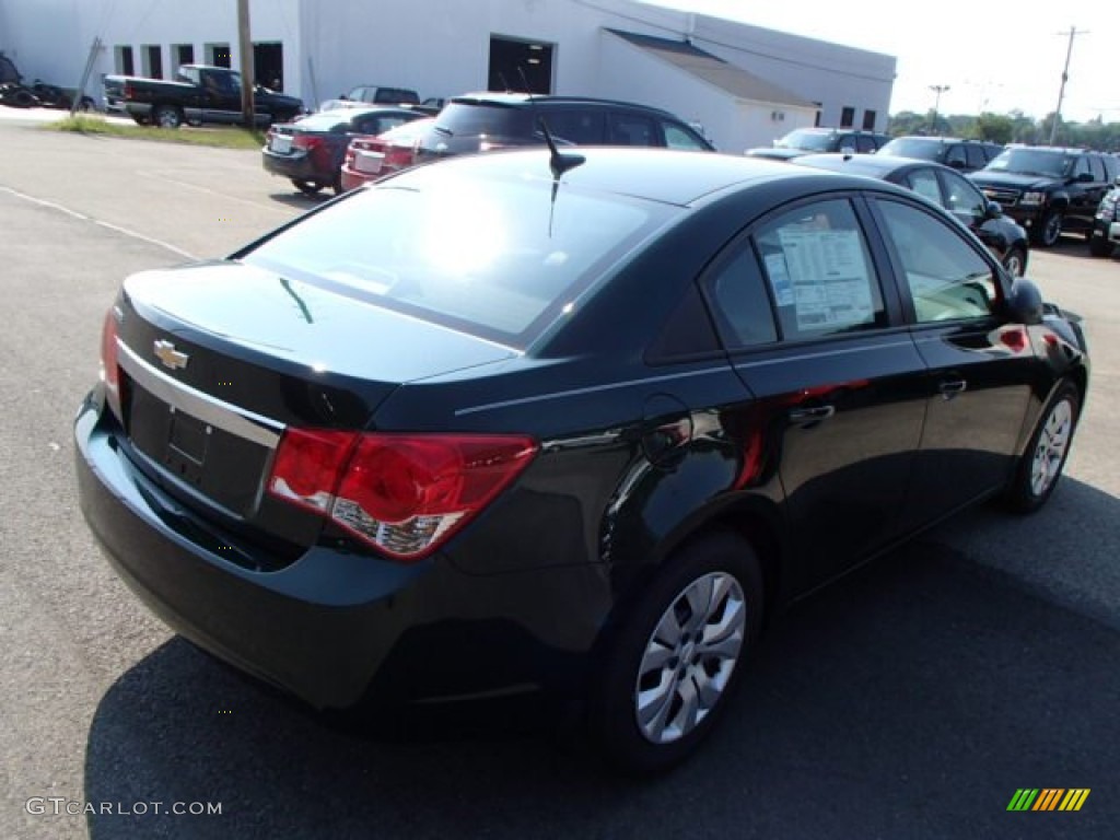 2014 Cruze LS - Rainforest Green Metallic / Jet Black/Medium Titanium photo #8