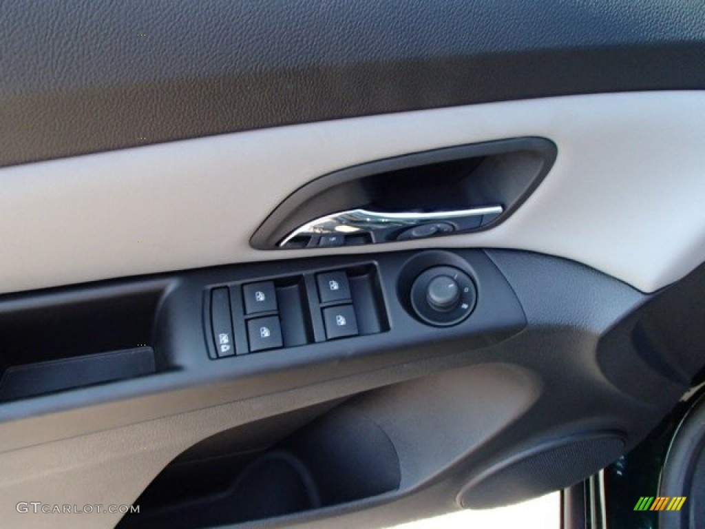 2014 Cruze LS - Rainforest Green Metallic / Jet Black/Medium Titanium photo #14