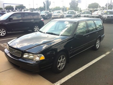 1999 Volvo V70 Wagon Data, Info and Specs