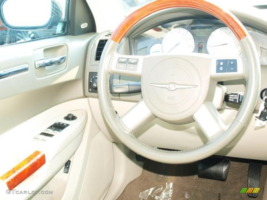 2009 Chrysler 300 C HEMI AWD Steering Wheel Photos