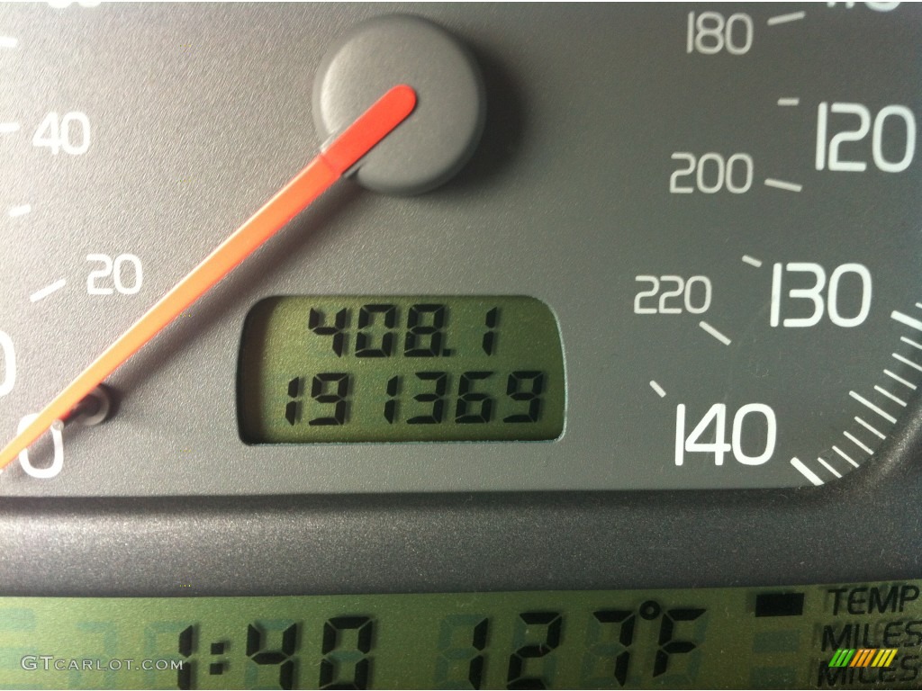 1999 V70 Wagon - Black / Light Taupe photo #13