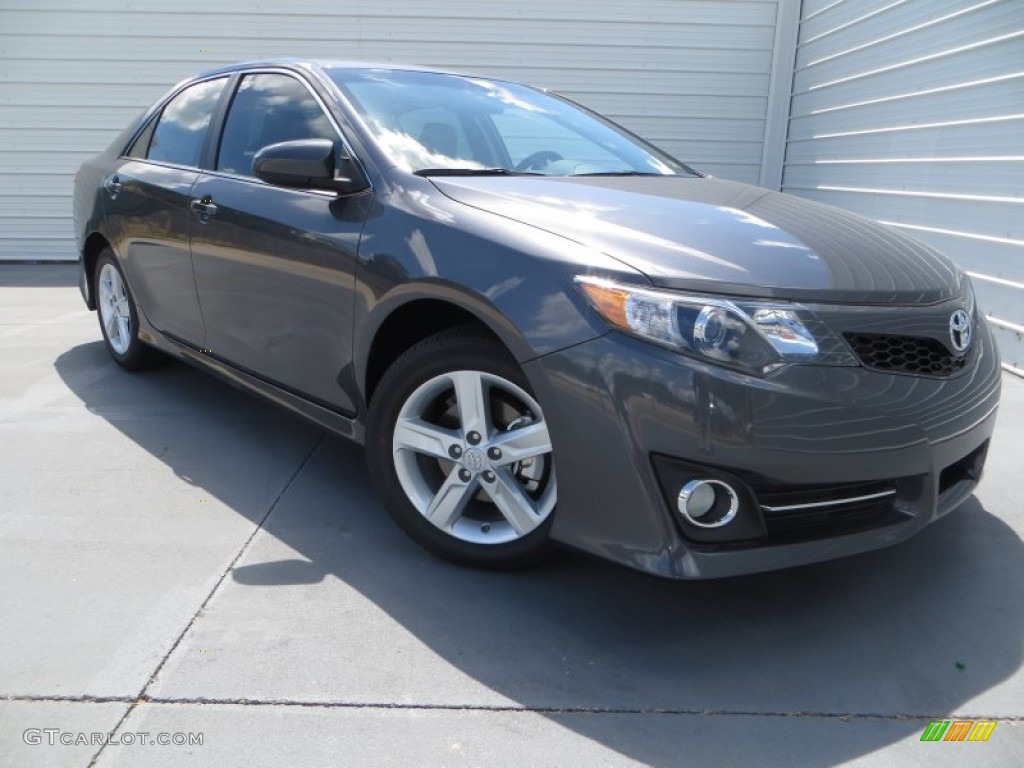 2013 Camry SE - Magnetic Gray Metallic / Black photo #1