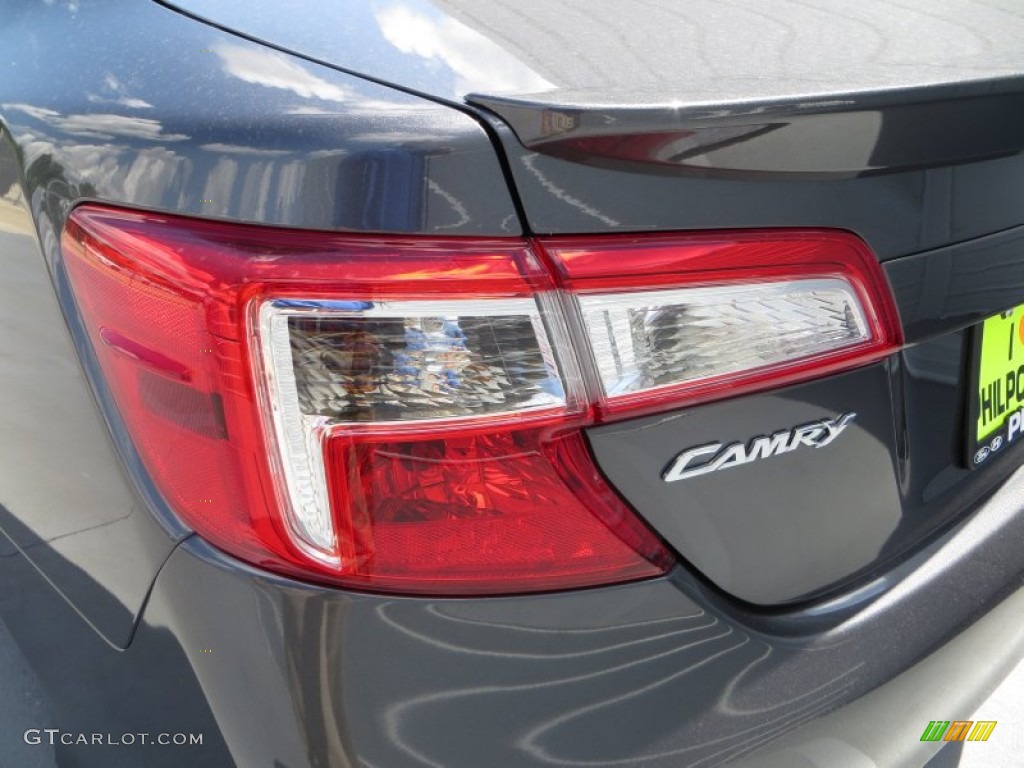 2013 Camry SE - Magnetic Gray Metallic / Black photo #12