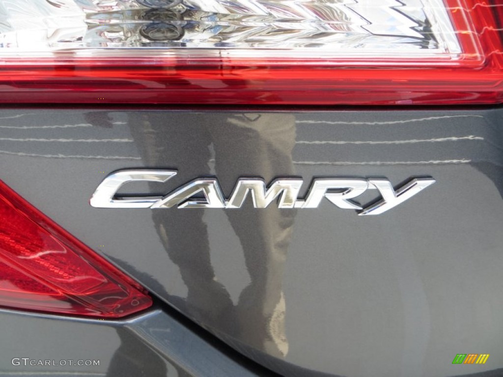 2013 Camry SE - Magnetic Gray Metallic / Black photo #13